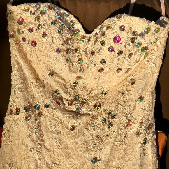 BEAUTIFUL PROM DRESS💃🏻✨ - Picture 3 of 4